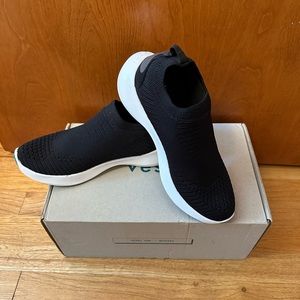 Vessi Everyday Move Slip-ons Women’s Size 7 BNIB